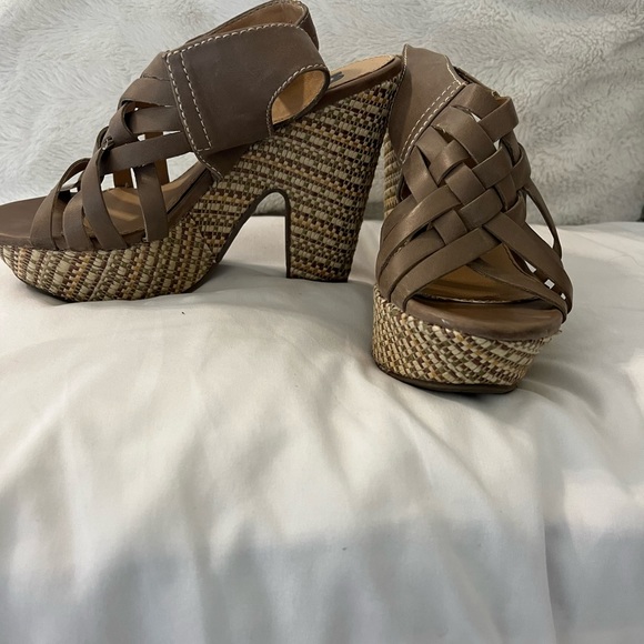 R2 Lolita heels size 6 sandal in good condition . - Picture 3 of 5